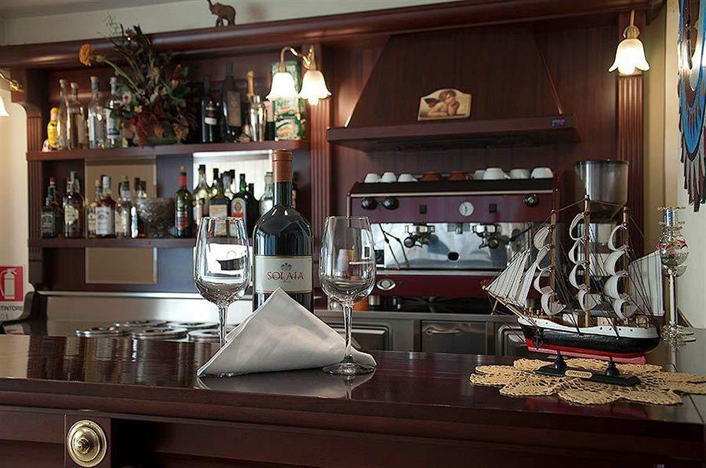 לטויאני Hotel Sylesia מראה חיצוני תמונה