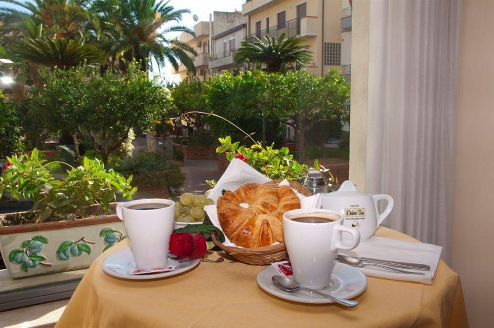 לטויאני Hotel Sylesia מראה חיצוני תמונה