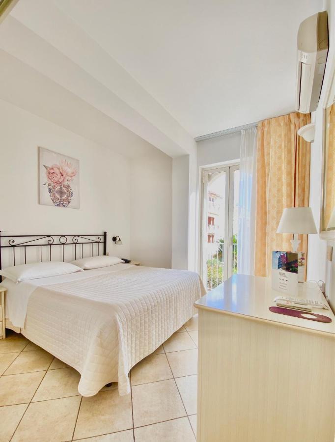 לטויאני Hotel Sylesia מראה חיצוני תמונה