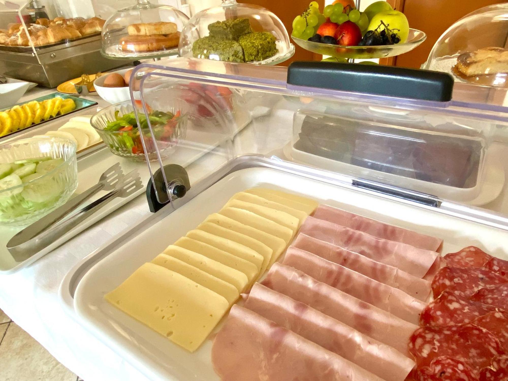 לטויאני Hotel Sylesia מראה חיצוני תמונה