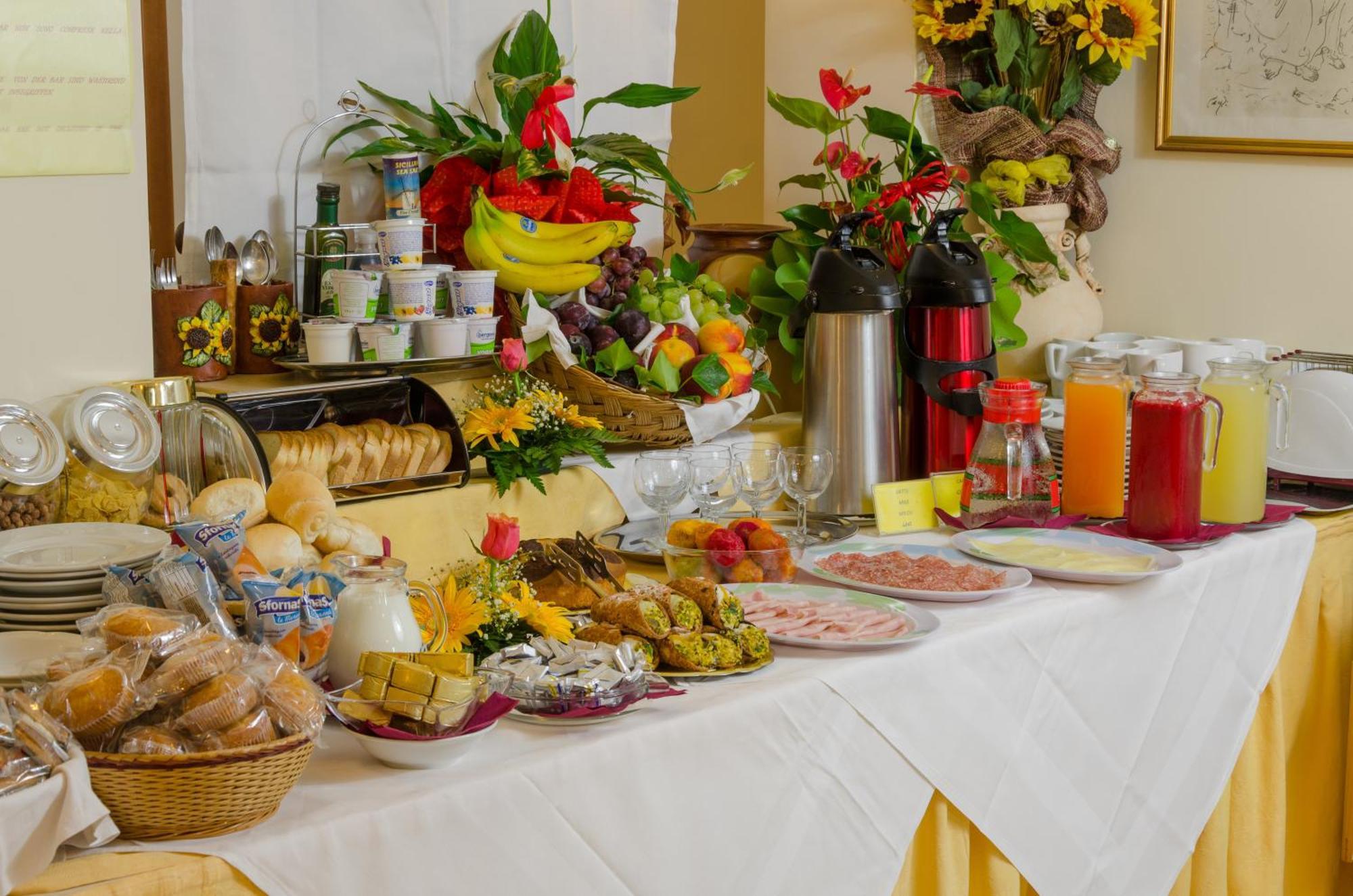 לטויאני Hotel Sylesia מראה חיצוני תמונה