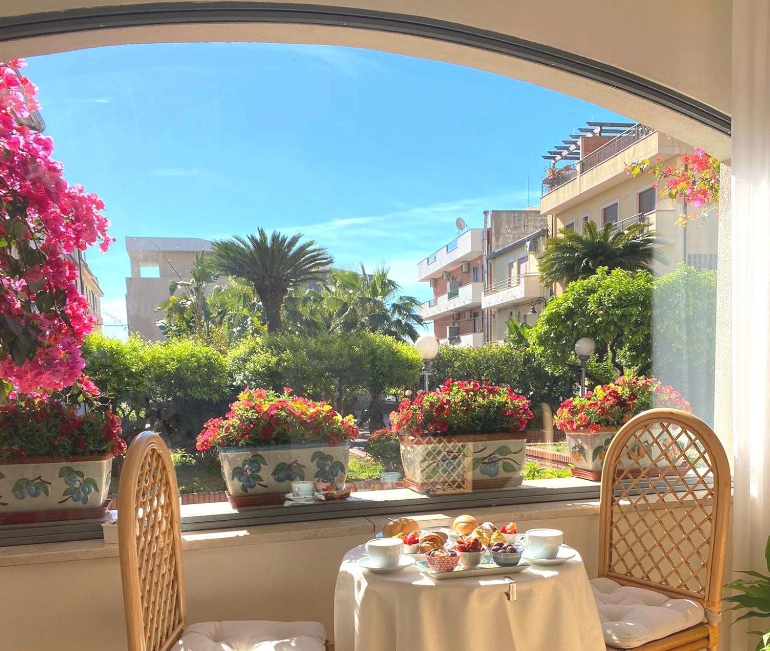 לטויאני Hotel Sylesia מראה חיצוני תמונה