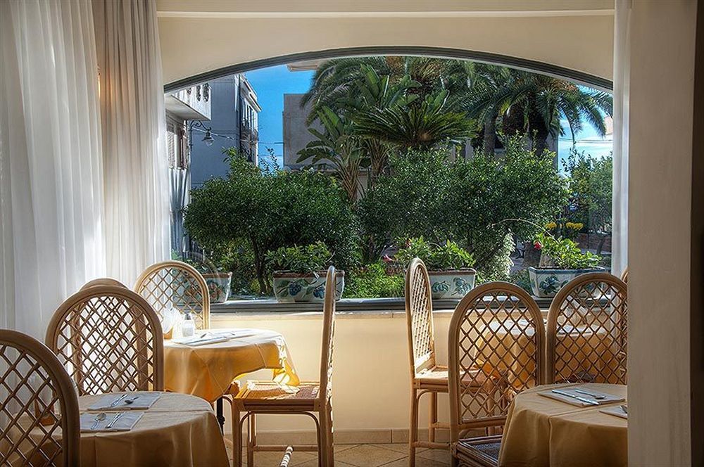 לטויאני Hotel Sylesia מראה חיצוני תמונה
