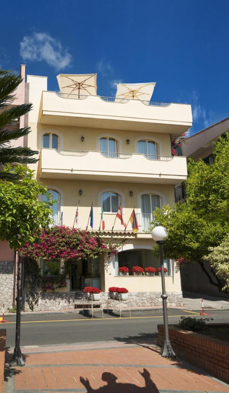 לטויאני Hotel Sylesia מראה חיצוני תמונה